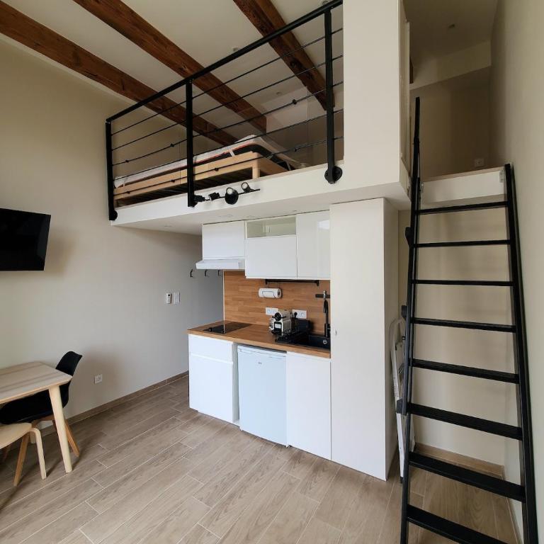 Bioves - Mezzanine studio, Charming & Comfortable - Appartement 1 Chambre - 2