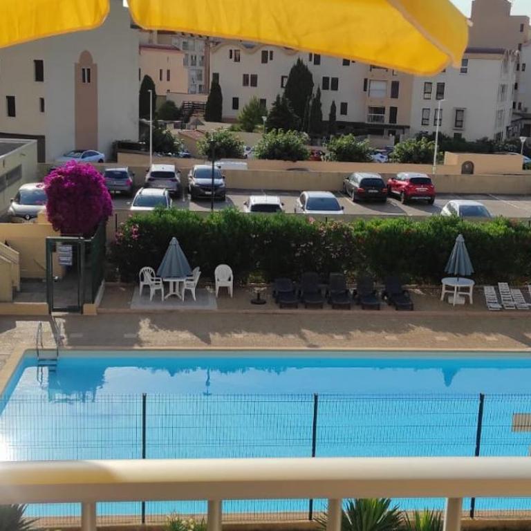 Petit appart sympa clim piscine balcon - One-Bedroom Apartment - 11
