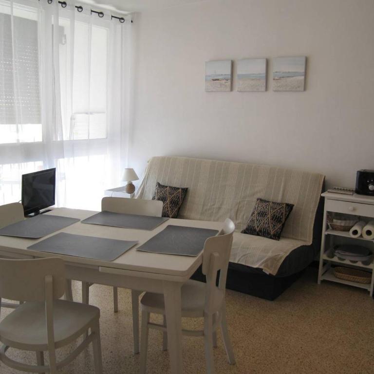 Appartement T3 spacieux, 6 couchages à Saint-Cyprien Plage, proche port et commerces, parking sécurisé - FR-1-106-38 - Apartment - 23