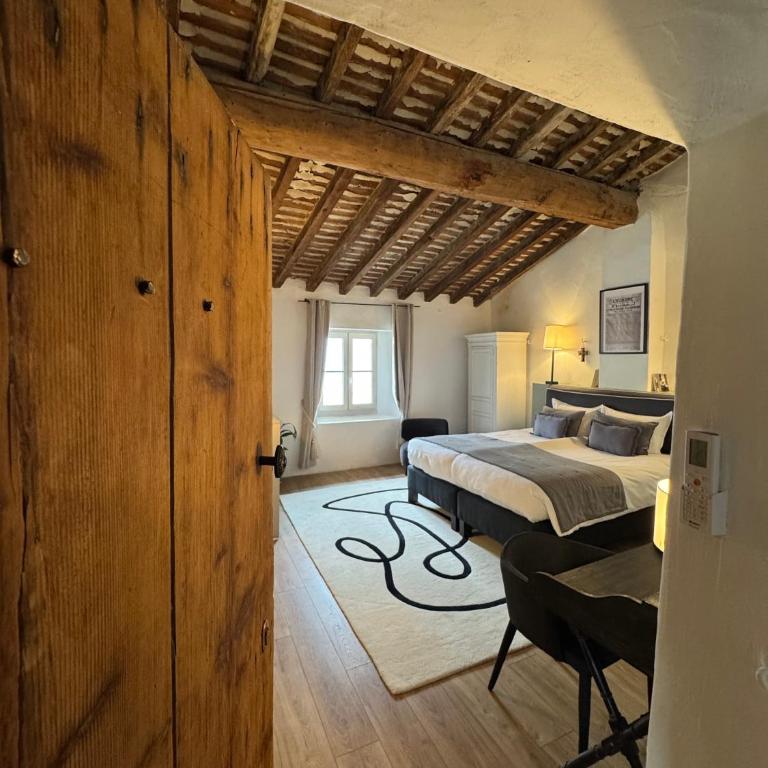 La Chapelle sur la Sorgue - Chambre Double ou Lits Jumeaux Deluxe - Vue sur Ville - 3