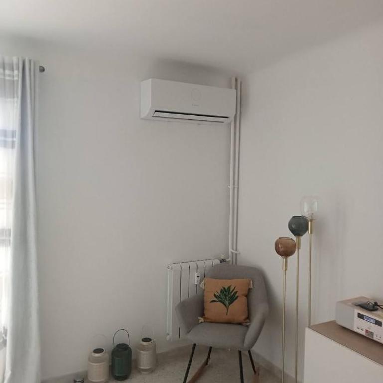 Appartement T2 le Saints Georges 48 m2 meublés équipés Clims 2 balcons ensoleillés parking gratuit et wifi - Appartement 1 Chambre - 4
