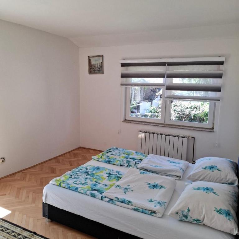 Apartman Mickey - Dvokrevetna Soba sa Bračnim Krevetom i Sopstvenim Kupatilom - 5