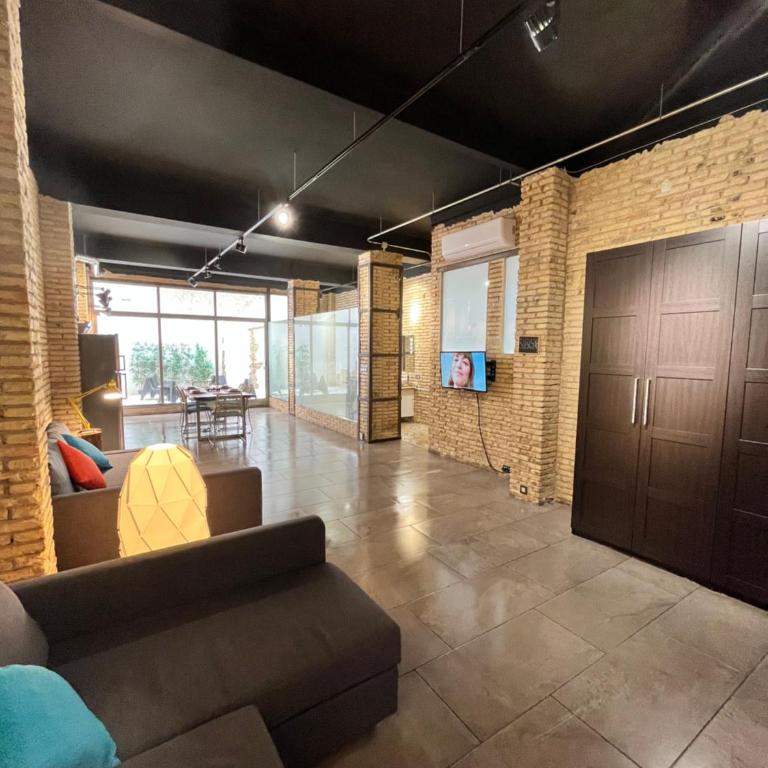 IY Loft 4 - Open Plan Garage Style - Up to 4 people - One-Bedroom Apartment - 9