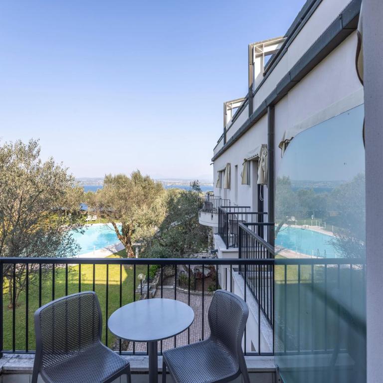 Hotel Ideal - Camera Basic Matrimoniale/Doppia con Letti Singoli con Balcone - 13