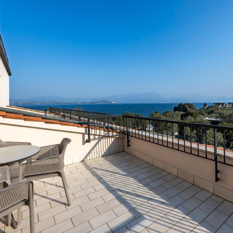 Hotel Ideal - Camera Familiare con Terrazza - 2