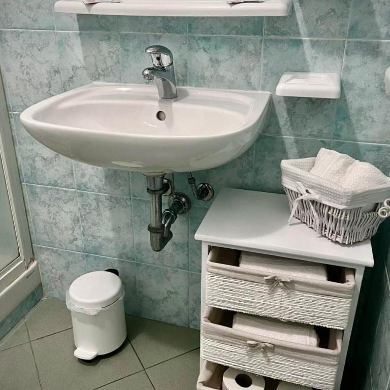 Bed&Breakfast Villa Lorena - Camera Matrimoniale Budget - 2