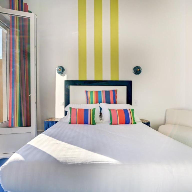 Hotel Espadon bleu - Chambre Double - Vue Partielle sur Mer. - 4