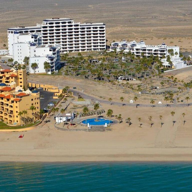 Coastal Getaway on Sandy Beach D502 Casa Blanca - Apartment - 62