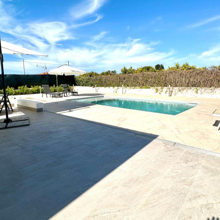 Libero House A Private Pool Oasis - One-Bedroom Villa - 12