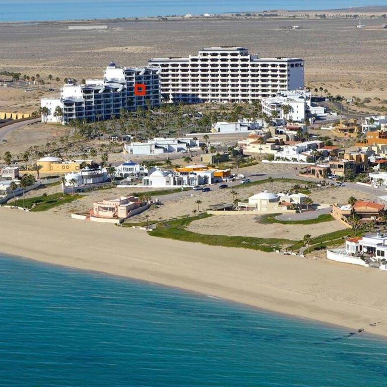Coastal Getaway on Sandy Beach D502 Casa Blanca - Apartment - 36
