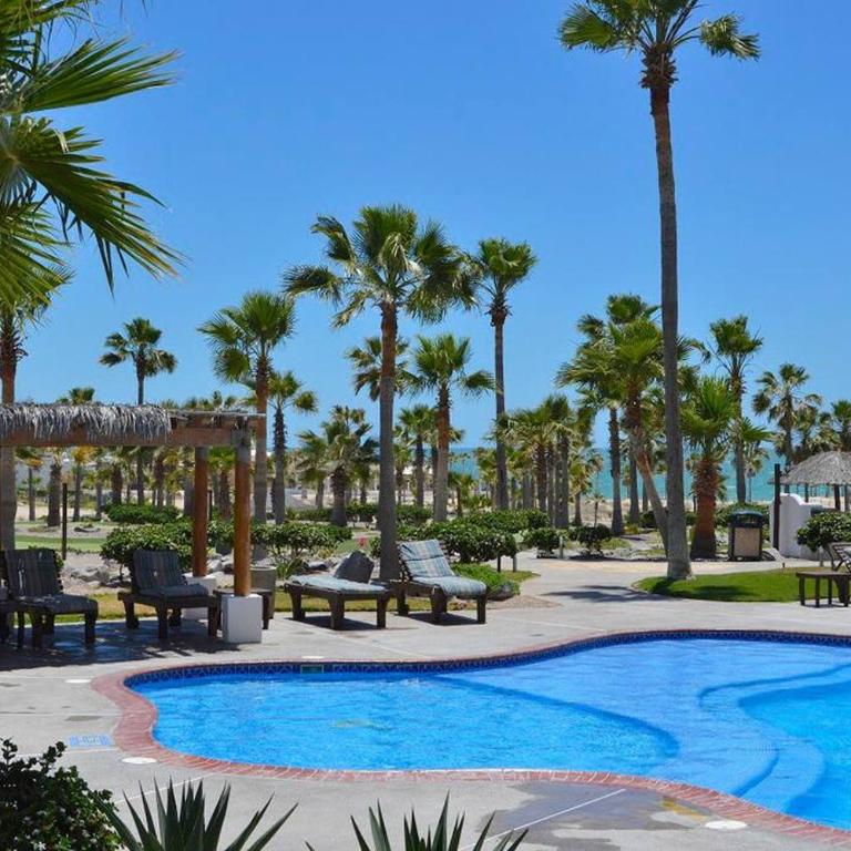 Coastal Getaway on Sandy Beach D502 Casa Blanca - Apartment - 41