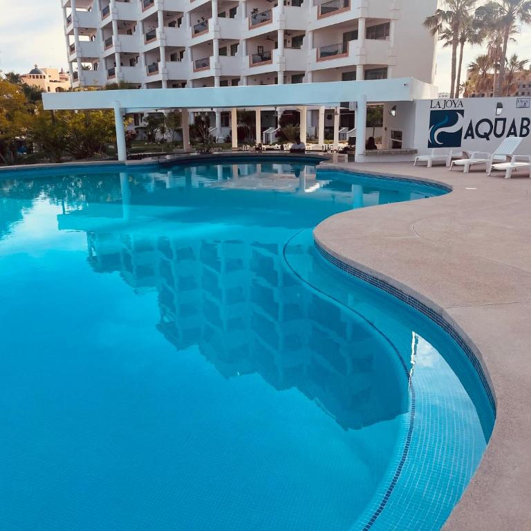 Coastal Getaway on Sandy Beach D502 Casa Blanca - Apartment - 50