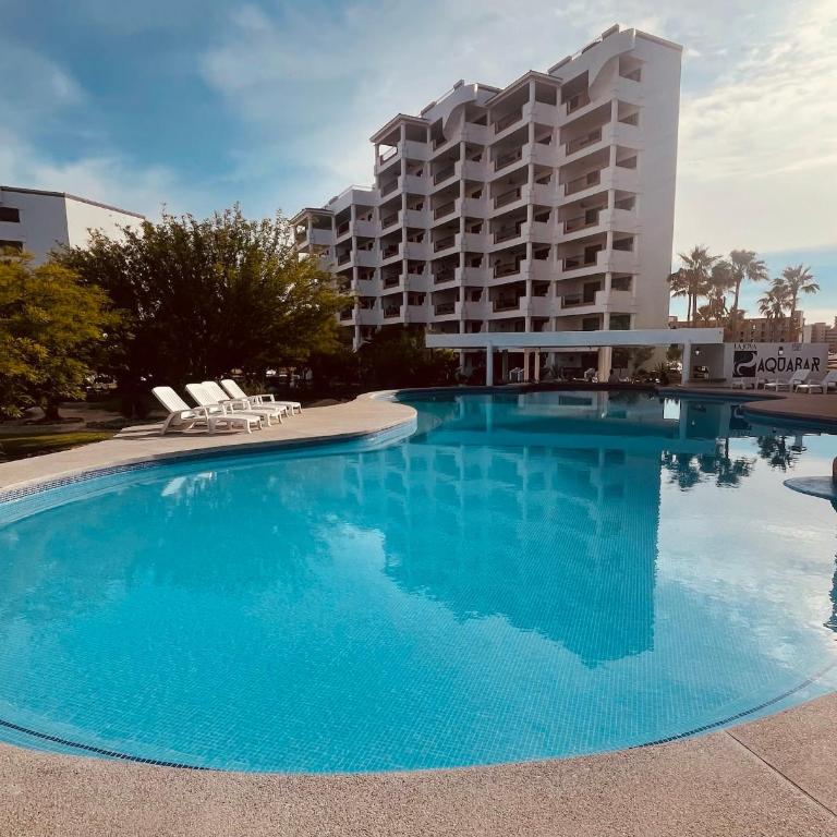 Coastal Getaway on Sandy Beach D502 Casa Blanca - Apartment - 1