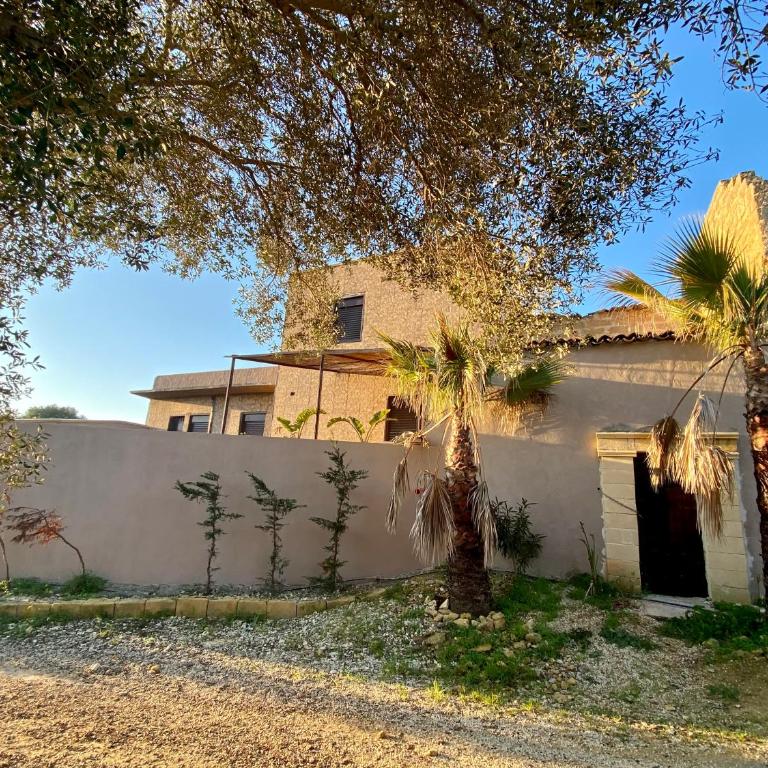 a SCIUMARA - Appartamento con 2 Camere da Letto e Vista Giardino - 1