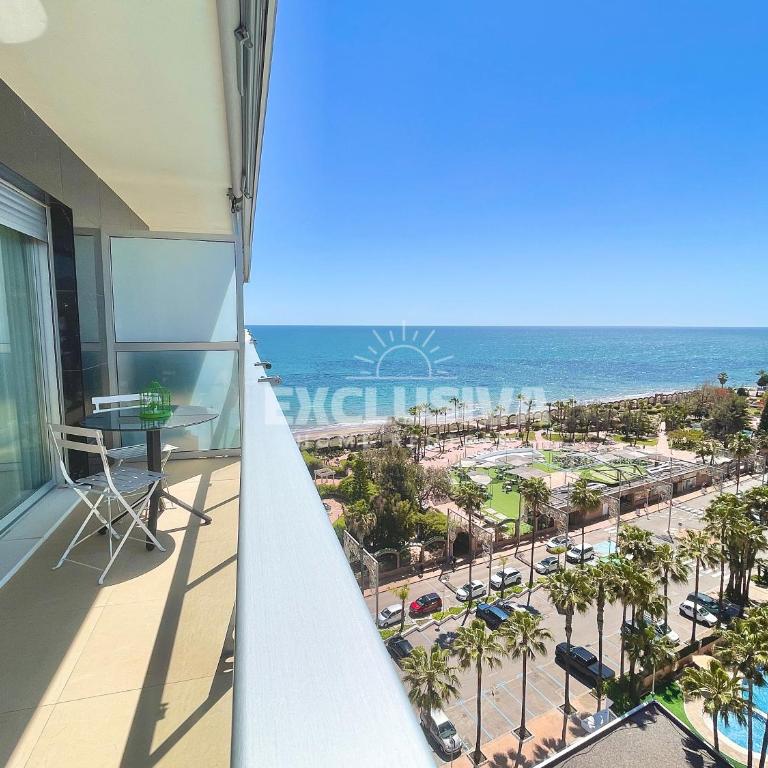 VistaBahia Home, 1ªLínea, Magic World - Apartamento de 2 dormitorios con terraza y vistas al mar - 4