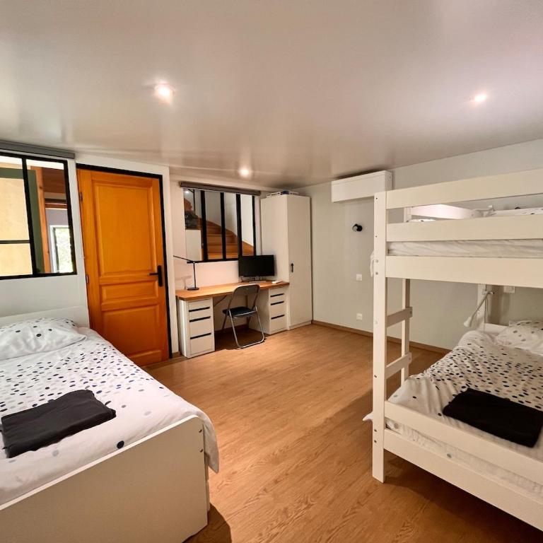 Maison Gruissan village - Three-Bedroom Home - 10