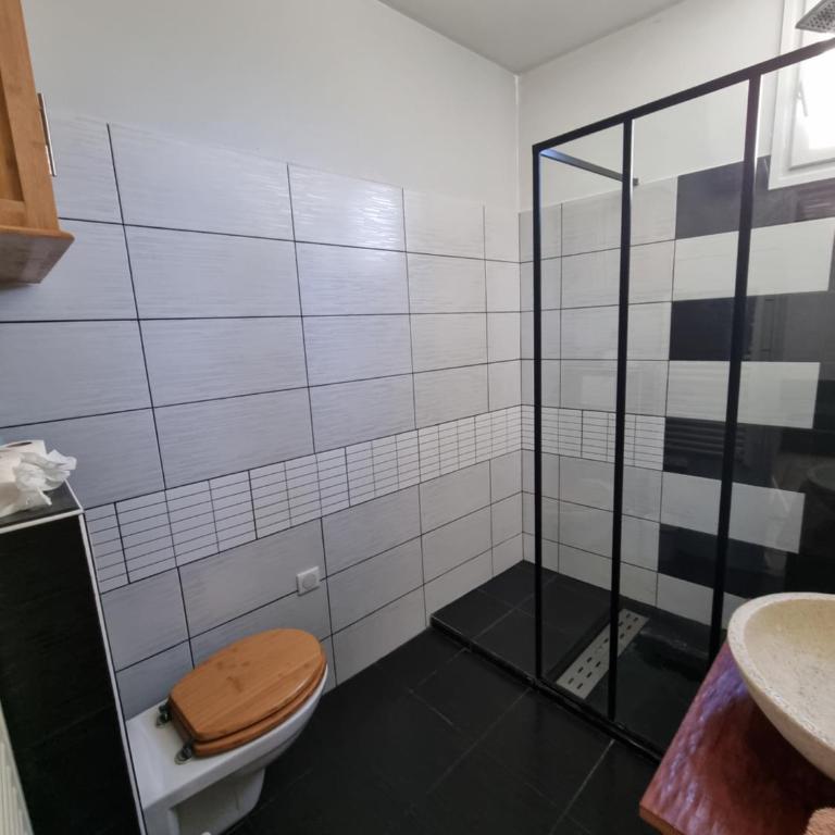 Loft studio avec mezzanine, limitrophe Monaco - Appartement 1 Chambre - 12