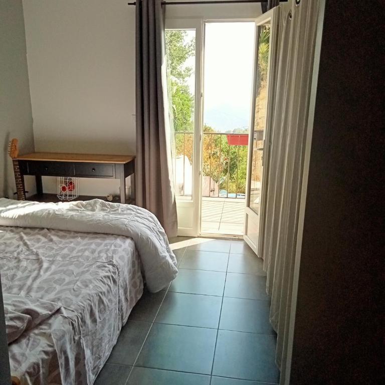 Nice Studio with terrace and free parking - Appartement 1 Chambre - 6