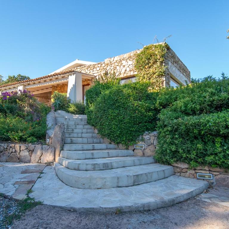 Exclusive Villa in Porto Rotondo with jacuzzipool - Villa - 90