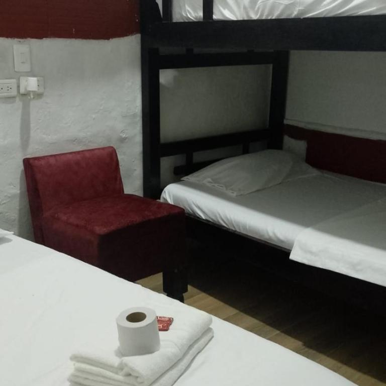 Hostal #10-33 - Twin Room - 1