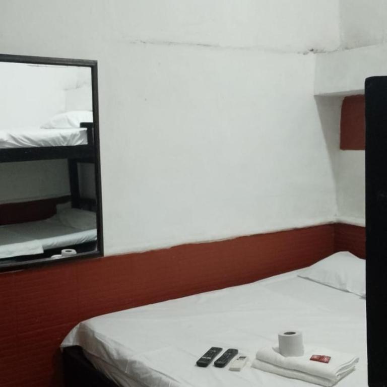 Hostal #10-33 - Twin Room - 2