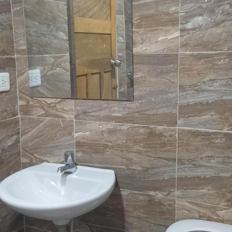 Hostal #10-33 - Twin Room - 3