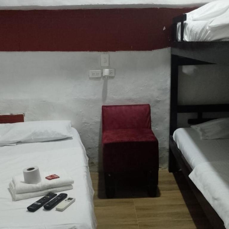 Hostal #10-33 - Twin Room - 6