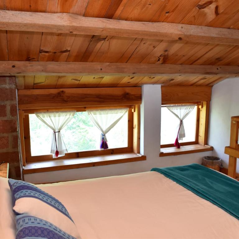 Gaia Guest House - Deluxe Double Room with Balcony - 13