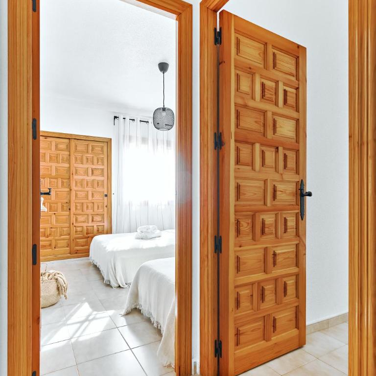 Modern Relax Oasis with Pool, 150m from the Sea - Apartamento de 2 dormitorios con vistas a la piscina - 18