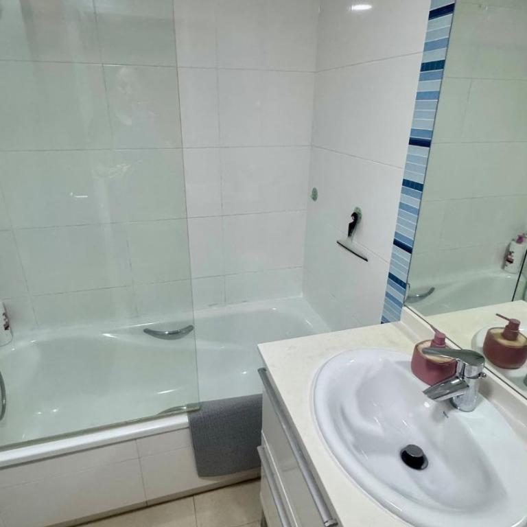 Apartment 300 m from the beach ,parking , breakfast - Two-Bedroom Apartment - 26