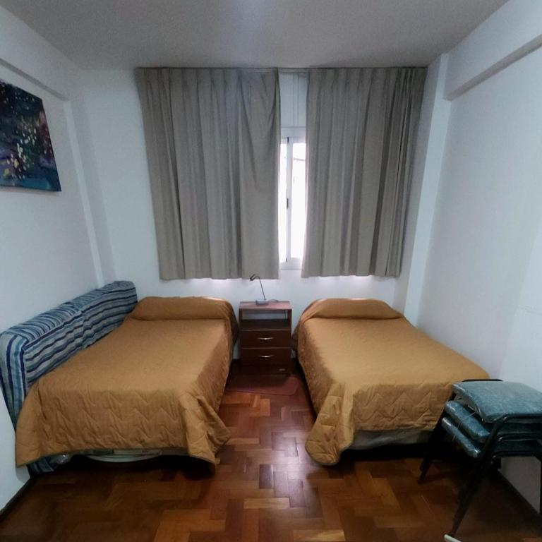 Luminoso y cálido departamento frente al parque - Two-Bedroom Apartment - 3