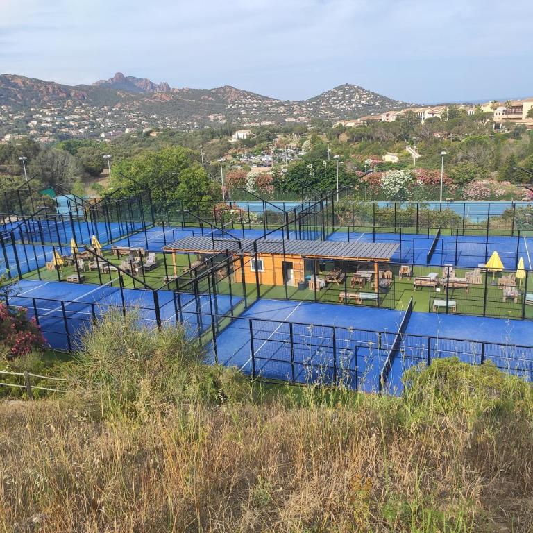 T2 Vue mer, Jardin clos, Village vacances Cap Esterel St Raphaël - Apartment mit 1 Schlafzimmer - 31