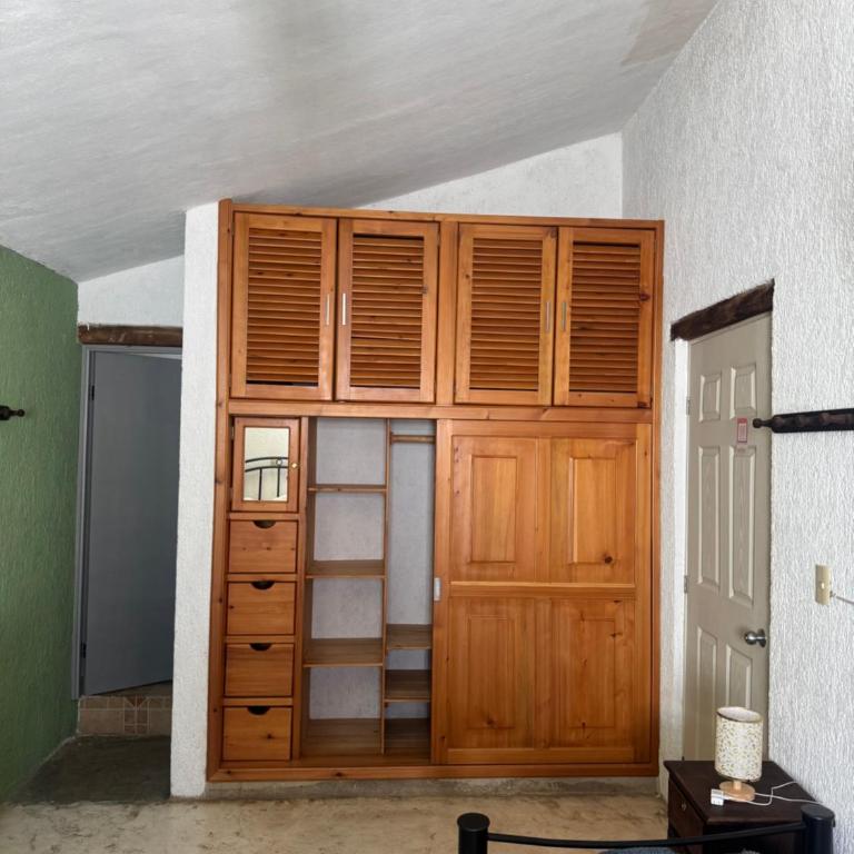 Amplia Casa en el Corazón de Sancris - Three-Bedroom House - 8
