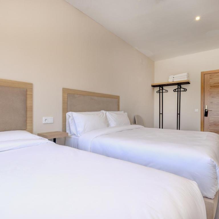 Hostal Puerta Almar - Habitación Familiar - 4