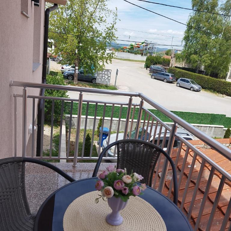 Apartmani Manić - Apartman sa 2 Spavaće Sobe i Balkonom - 1