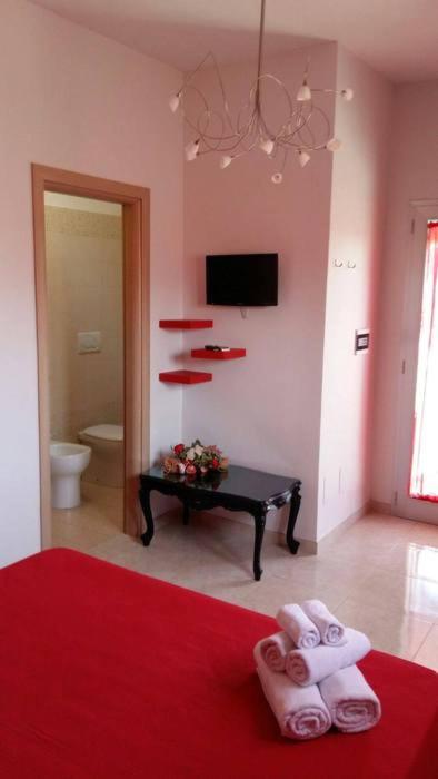 La Luna - Double Room with Private Bathroom - 8