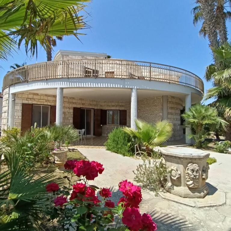 Villa Ginetta - Three-Bedroom House - 1