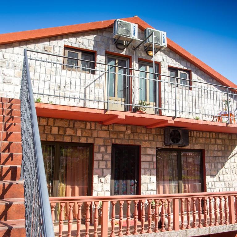 Piano apartments - One-Bedroom Apartment with Balcony - 1