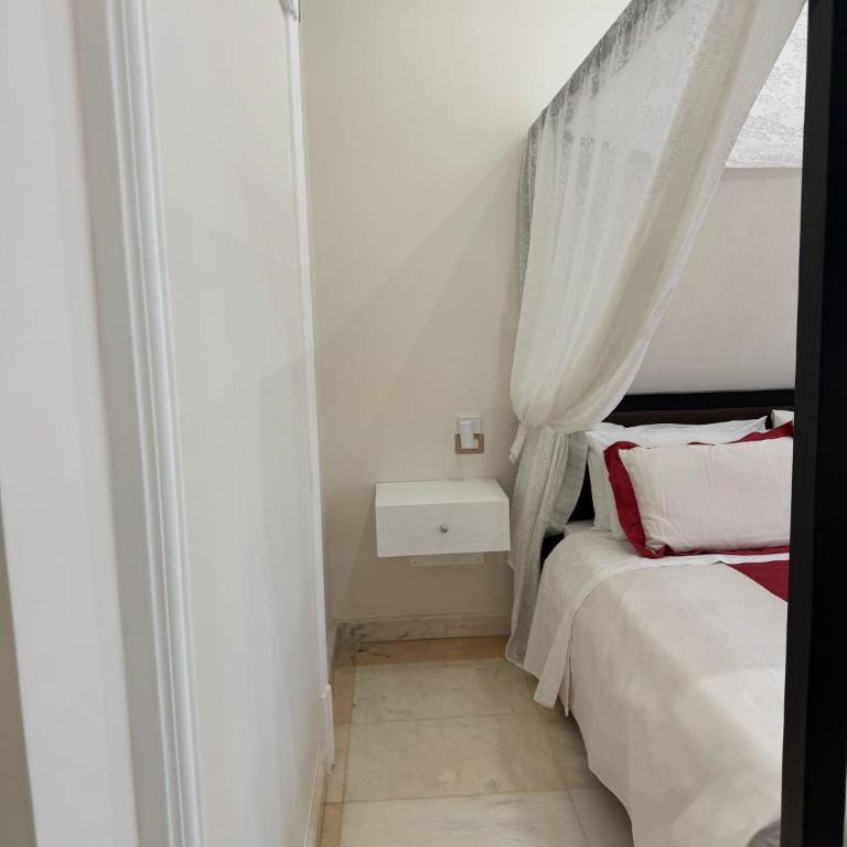Bernini House Naples - Camera Quadrupla Luxury - 3