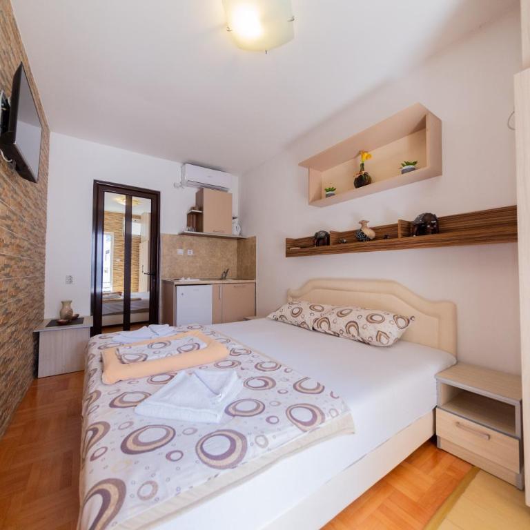 Azzuro apartments Budva - Apartman - Prizemlje - 1