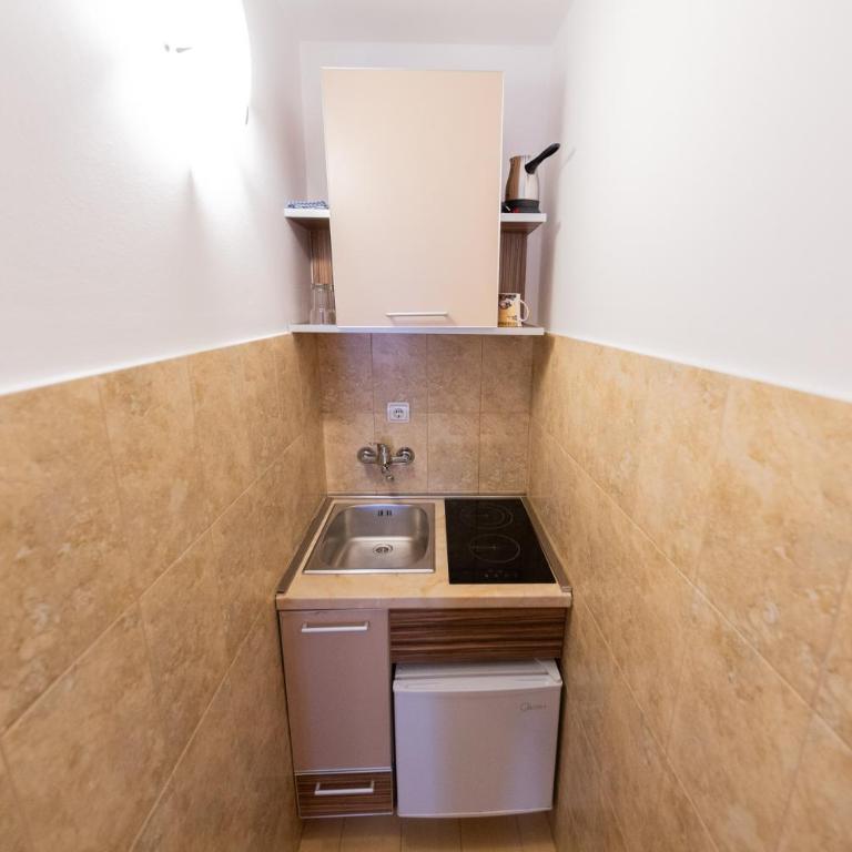 Azzuro apartments Budva - Jednokrevetna Soba sa Balkonom - 6