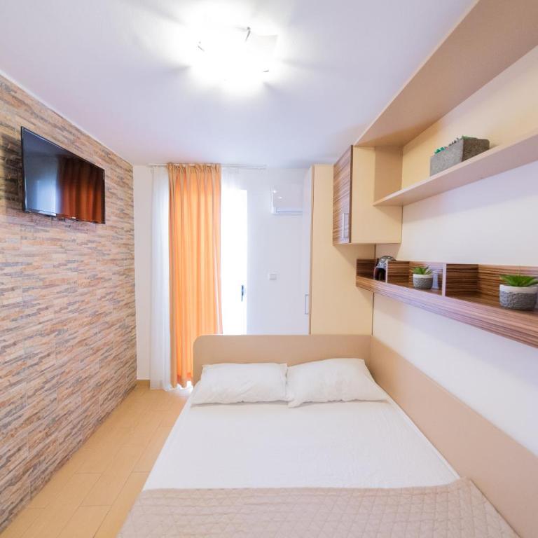 Azzuro apartments Budva - Jednokrevetna Soba sa Balkonom - 4