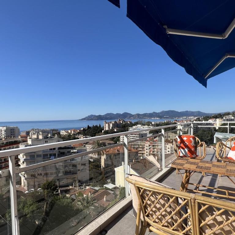 Geoffrey By Terrys Homes - Apartment mit 2 Schlafzimmern, Terrasse und Meerblick - 3
