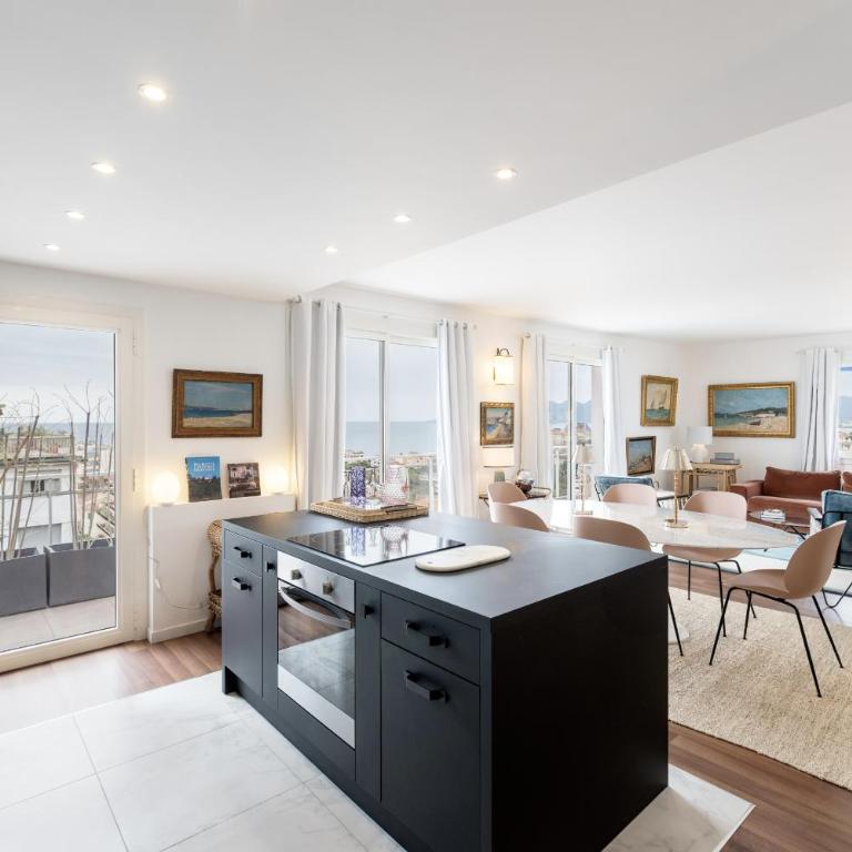 Geoffrey By Terrys Homes - Apartment mit 2 Schlafzimmern, Terrasse und Meerblick - 11