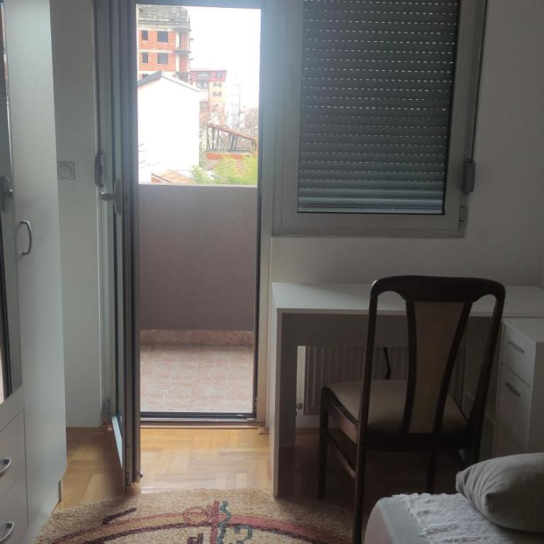 Stan na dan Nis - Apartman sa 2 Spavaće Sobe i Balkonom - 16
