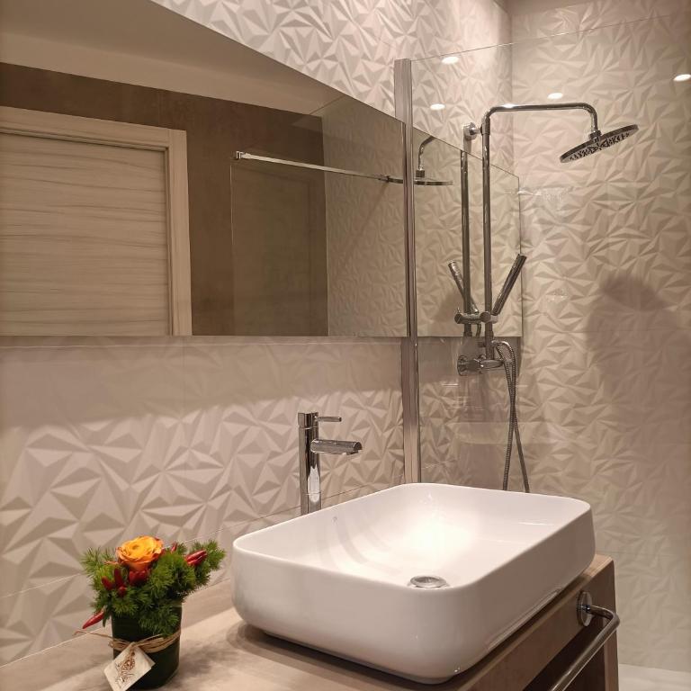 Villa Ginetta - Three-Bedroom House - 15