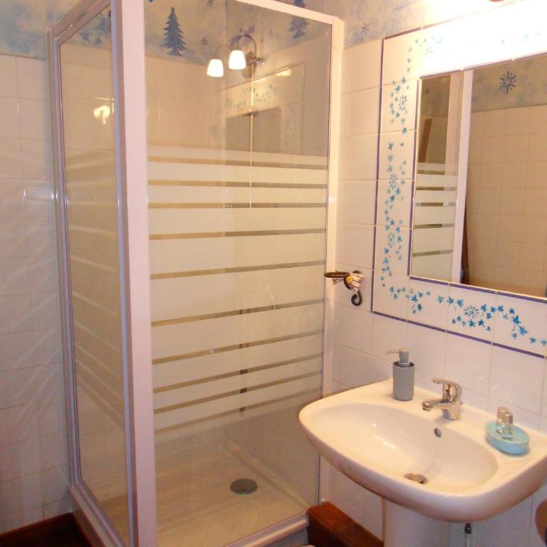 L'Estapade des Tourelons - Chambre Double avec Salle de Bains Privative - 5
