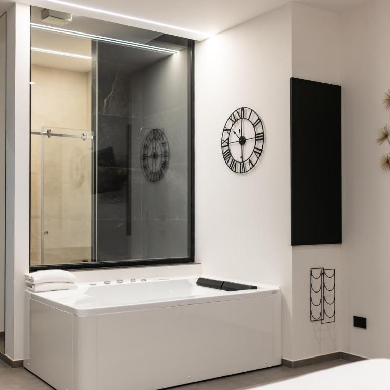 Luxury Suite New Look - Camera Matrimoniale con Vasca Idromassaggio - 15
