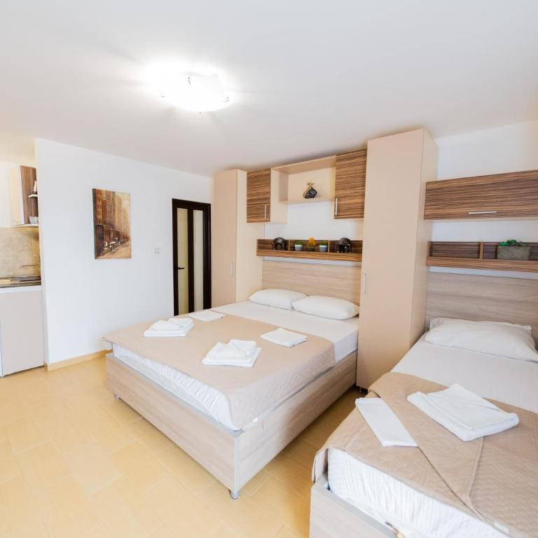 Azzuro apartments Budva - Standardni Trokrevetni Studio - 3