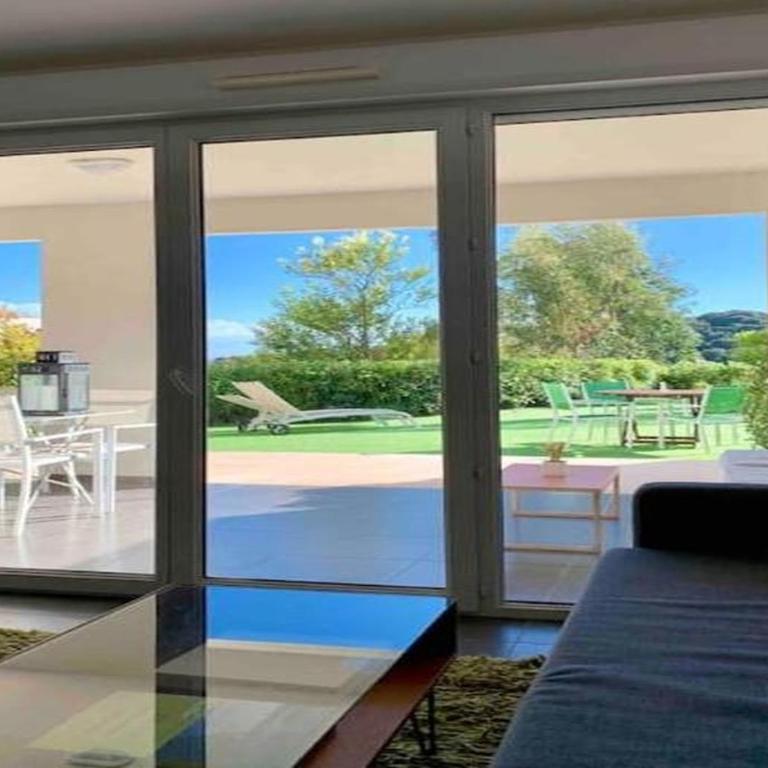 Domaine Blue Park 2 pièces, piscine, jardin privé, climatisation, parking et vue - Appartement 1 Chambre - 26